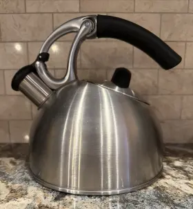 6006959 Oxo Good Grips Uplift Tea Kettle 2 Qt/1.9 L