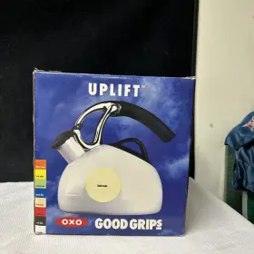 71187 Oxo Uplift Tea Kettle Good Grips New Open Box Kinda Cream