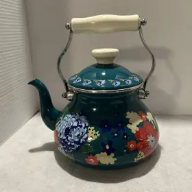 122215.01 Pioneer Woman The Teal Dazzling Dahlias Enamel On Steel 2 Quart Tea Kettle