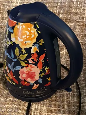 A3202ce Pioneer Woman The 1.7 Liter Electric Kettle Fiona Flora Blue Design