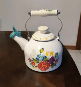 Pws096881814627 Pioneer Woman Blooming Bouquet Floral Whistling Tea Kettle 2.5 Quart Enamel White