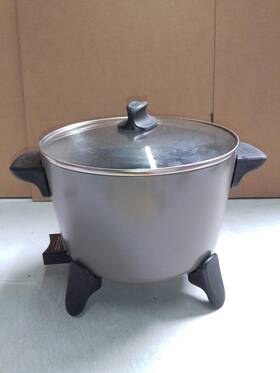 Presto 06026 Big Kettle Ceramic Deep Fryer/multi-cooker