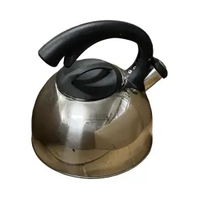 0618 Primula Whistling Kettle 10 Inch T X 9 L 7.5 W Excellent Used Condition
