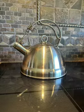 0503 Professional Quality Vtg All Metal 2.7 Quart Tea Or Water Whistling Kettle 100% Stainless Steel