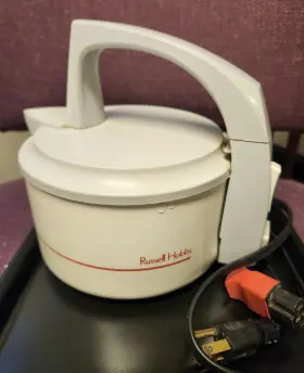 C550 Russell Hobbs 4101 2 Quart Electric Tea Kettle Coffee Water Boiler White/grey 120v