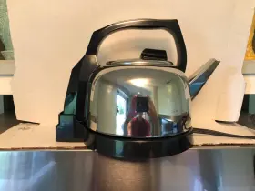 C3026 Russell Hobbs Electric Tea Kettle