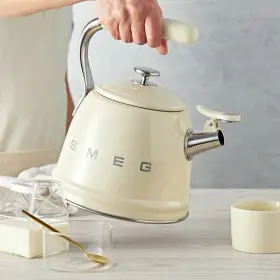 1031216 Smeg Stainless Steel Whistling Tea Kettle 2.5 Quart Cream New In Box