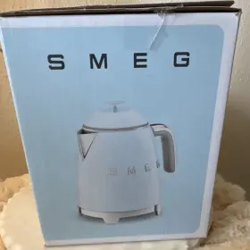G192716 Smeg Mini Cordless Electric Kettle White Stainless Steel 0.8l Auto Safety Off