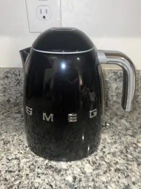 Klf01blus Smeg 50s Retro Style Electric Tea Kettle - Black Barely Used
