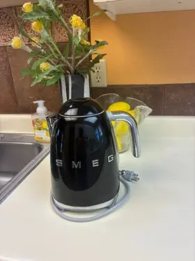 Klf038blus Smeg Retro 7 Cup Black Electric Kettle