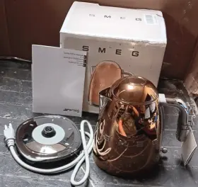 Klf03rgus Smeg 7-cup Retro Style Electric Kettle In Rose Gold