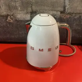 Klfo38blus Smeg Retro Style Electric Kettle 1500 Watts Blue Customer Return Barely Used