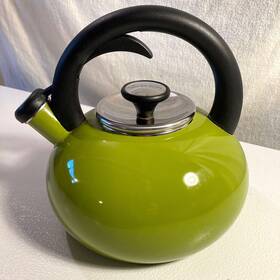 Sur La Table Qq13t 2 Quart / 1.9l Green Stovetop Whistling Tea Kettle