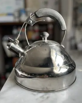 3304wk33l Vescoware 2 Quart Tea Kettle Stainless Steel. Read Euc #vews