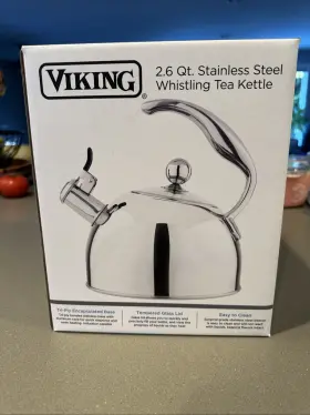 40018-9339c Viking New In Box 2.6 Quart Stainless Steel Whistling Tea Kettle