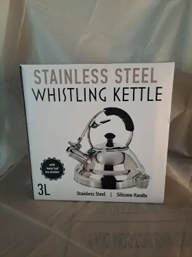 We-12391-247 Willow & Everett 3l Whistling Kettle Stainless Steel Gas Electric Induction Hobs And Tea Strainer