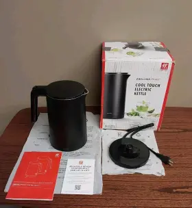 53101-201 Zwilling J.a. Henckels Efinigy Cool Touch 1.5-liter Electric Kettle- Barley Used