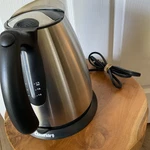 Cuisinart Cordless Electric Jug Kettle CJK-17BC 1.7L Heats Water Fast! Used. Price: $18.00.