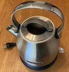 Kitchenaid 1.25 Electric Water Kettle Stainless Steel KEK1222SX Auto Shut Off Used. Price: $60.00.