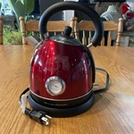 Frigidaire EKET125 Red Retro Electric Water Kettle Stainless Steel 1.8L Used. Price: $45.00.