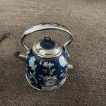 Vq - Laura Ashley 1.7L Dome Kettle Elveden Navy Only No Vase Used. Price: $63.20.