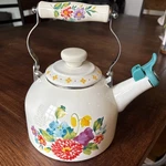 Pioneer Woman Blooming Bouquet 2-QUART Tea Kettle Enamel Steel Floral Used. Price: $28.00.