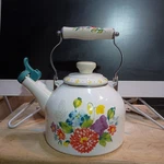 The Pioneer Woman Blooming Bouquet Enamel Steel 2-QT Tea Kettle Farmhouse Used. Price: $30.00.