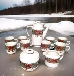 Macy's Mpd The Cellar Holiday Wreath 1995 Coffee/tea Pot 8 Cups Sugar & Creamer Used. Price: $31.29.