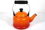 Creuset Demi Tea Kettle 1.25 Qt Flame Orange Ombre Enamel No Whistle Used. Price: $9.99.