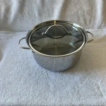 Martha Stewart - Exclusively For Macy 8.5 Qt 98 Stainless Steel Pot W/lid Used. Price: $24.95.