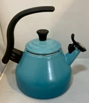 Creuset Tea Kettle Chrysenth Whistling Turquoise 1.6 Qt Enamel-on-steel Used. Price: $35.00.