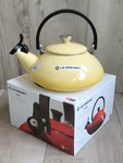 Creuset Zen Whistling Tea Kettle 1.5L / 1.6QT Ss Knob Nib Camomille Yellow New. Price: $169.71.