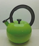 Circulon Whistling Tea Kettle Lime Green Enamel Steel 2 QUART-1.9L-QQQ13T Used. Price: $22.00.