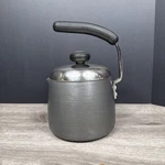 Circulon Hi-low System Hard Anodized 2 Quart 1.9 Stove Top Tea Kettle HQQQ00 Used. Price: $29.99.