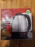 Brentwood KT-1770 Stainless Steel Electric Cordless Tea Kettle New!!. Price: $29.49.