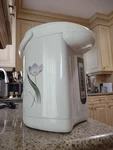 Spt Electric Kettle Dual-pump Hot Water Dispenser 17.75-CUP White Auto Boil Used. Price: $39.00.