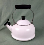 Creuset Enamel 1.7 Qt 1.6 Lt Tea Water Kettle Cotton White Used. Price: $45.00.