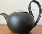 Chantal Black Ceramic 3-CUP/0,7L Tea Pot Kettle Classic Loop+strainer #92-TP20J Used. Price: $28.95.