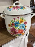 The Pioneer Woman Breezy Blossom Enamel Steel 12 Qt Stock Pot With Lid Used. Price: $20.00.