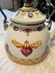 Mackenzie-childs Queen Bee 2 Qt Enamel Stovetop Tea Kettle Cream Multicolor New. Price: $200.00.