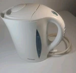 Betty Crocker Electric Kettle 1.8 Max White With Vertical Window For Level Used. Price: $16.00.