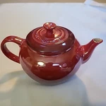 Le Creuset Small Tea Pot & Infuser 22 Oz Cup Cerise Red Stoneware Used. Price: $39.99.