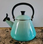 Creuset Tea Kettle 1.6L 1.7QT Steel Enamel Stove Top Gradiant Cool Mint Used. Price: $41.50.