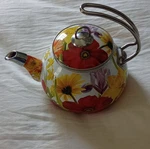 The Pioneer Woman 2917PLF Multicolor Floral Stove Top Kettle 2.3QT Ergonomic Used. Price: $26.00.