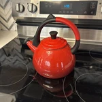 Creuset Oolong Whistling Tea Kettle 1.6QT/1.5L Cerise Red Enamel Used. Price: $32.99.
