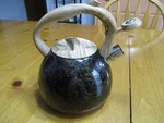 Poliviar Kettle 2.7 Quart Teapot Loud Whistling Anti-rust Black & Gold Used. Price: $15.25.