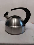 Chantal Brushed Stainless Tea Kettle 1.75 Quart SL37-SWAN Brs Used. Price: $24.99.