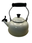 Creuset Vintage Tea Kettle 1.7 Qt Cream Ivory Enamel Whistling Stove Top Used. Price: $55.00.