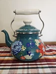 Pioneer Woman Dazzling Dahlias Teal Green 2 Quart Kettle Used. Price: $14.00.