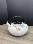Studio Nova Bonne Cuisine Whistling Kettle AZ016 Garden Bloom Floral Tea Pot Used. Price: $21.25.